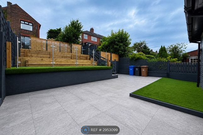 Outwood Avenue, Clifton Swinton, Manchester photo 5
