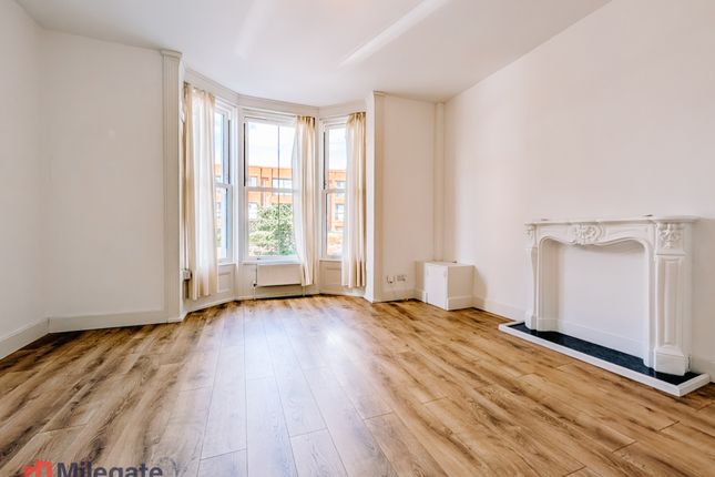 28B, Pendennis Road, Greater London photo 2