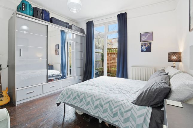 Flat 1, 43, Strathearn Road, London photo 4