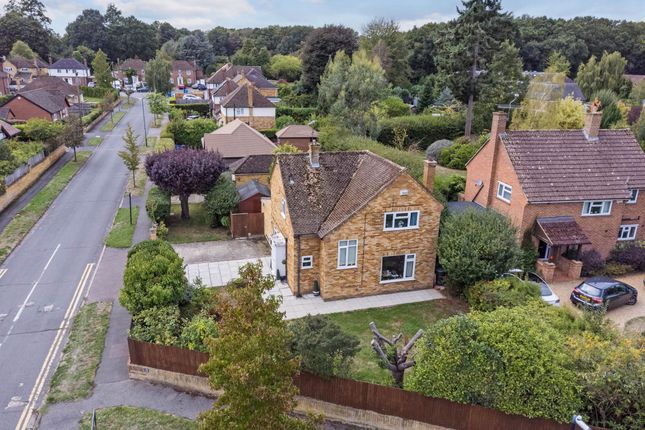 96 Braywick Road, Maidenhead photo 2