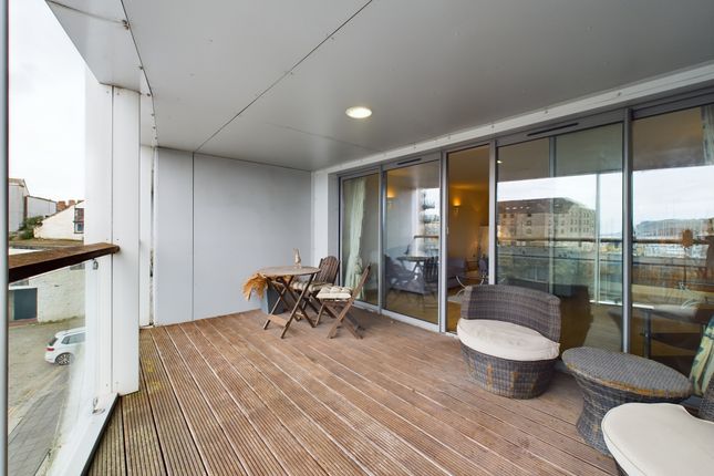 Flat to rent in North Quay, Plymouth