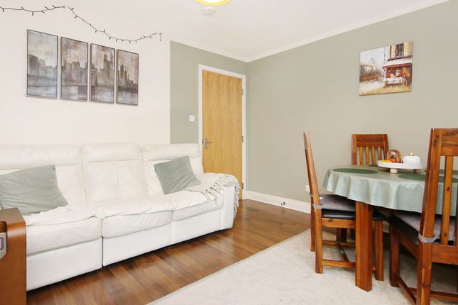 16/7 Waterfront Gait, Granton, Edinburgh, EH5 1EP photo 2