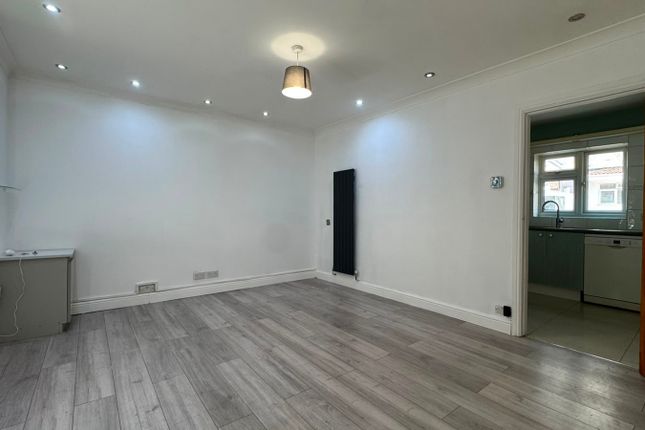 211 Northern Road, Slough photo 2