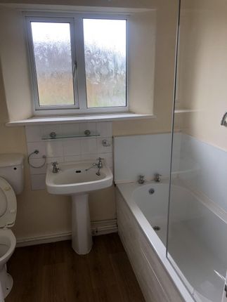 39, Baldreys, Farnham photo 3