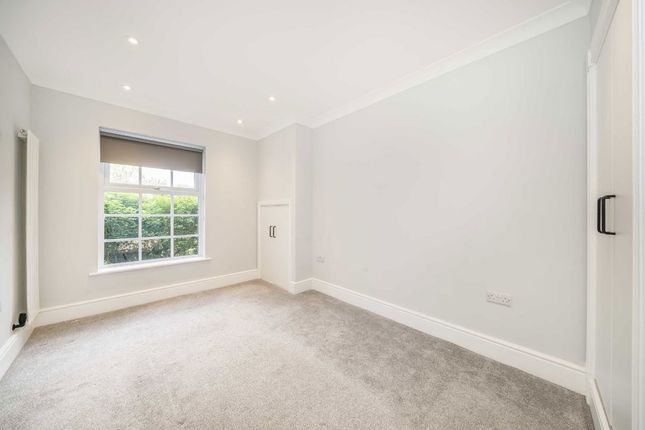 Molesey Park Road, East Molesey photo 4