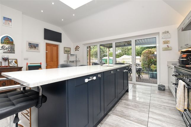 The Meadway, Horley photo 4