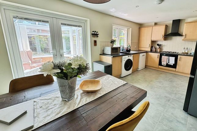10, Primrose Gardens, Blaydon-On-Tyne photo 2