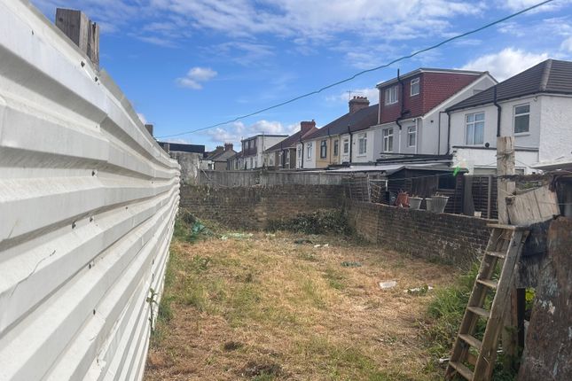 2 industrial cottages, The Common, Southall photo 5