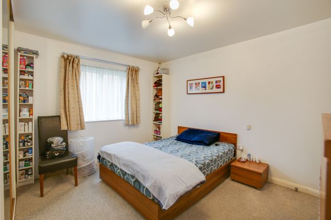 Flat for sale in Spring Grove Road, Isleworth