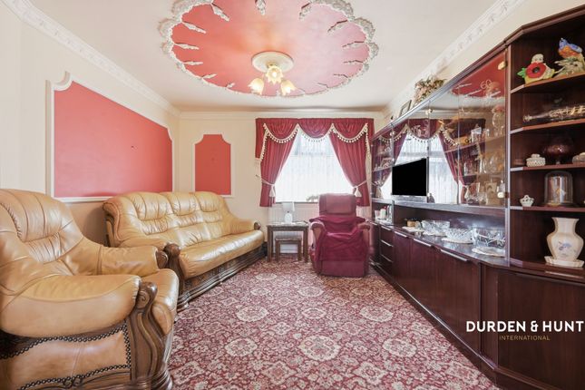 10 Nutcombe Crescent, Rochford photo 3