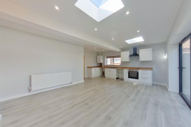 59, Harold Road, Fareham photo 3