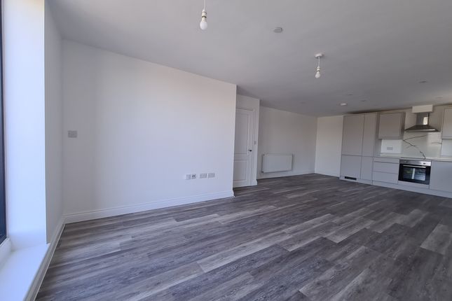 Flat Flat 10, 121, St. Johns Hill, Sevenoaks photo 2