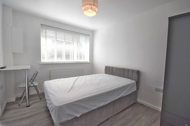 Thumbnail Room to rent in Dorchester Way, Walsgrave, Coventry