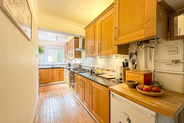 33 Hillside Road, Wirral photo 3