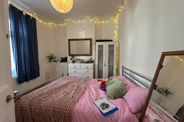 48, Flora Street, Cardiff photo 3