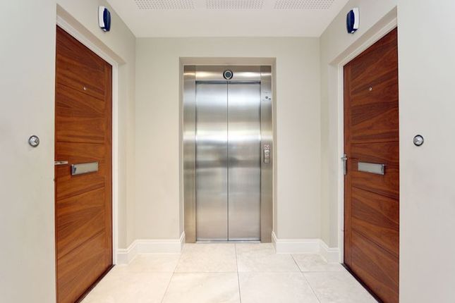 8, Regency Apartments, Chigwell photo 4