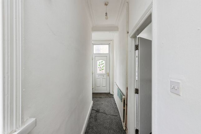 18, Thornton Lane, Bradford photo 2
