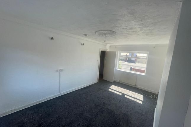 304 Dewsbury Road, Leeds photo 3