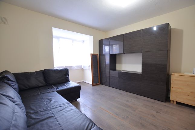 Conifer Way, Wembley photo 3