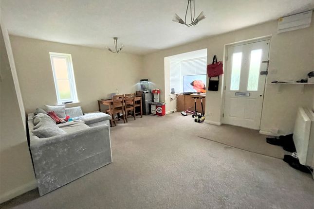 Flat to rent in Leaford Crescent, Watford