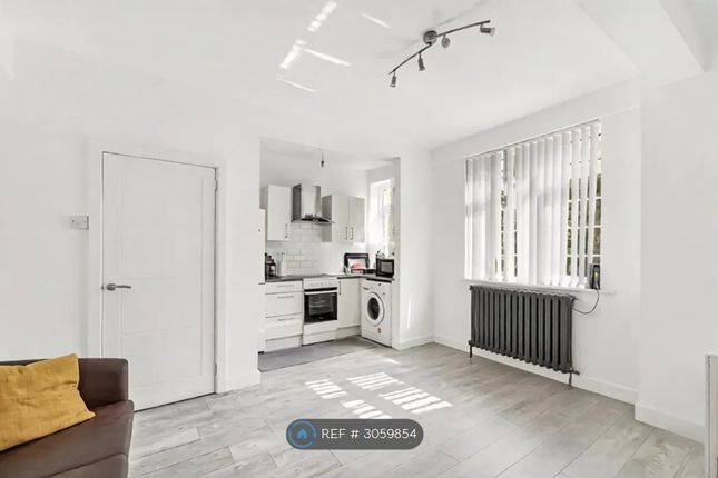 Flat, Acton House Horn Lane, London photo 4