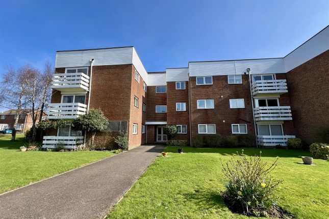 Thumbnail Flat to rent in Heighton Close, Bexhill-On-Sea