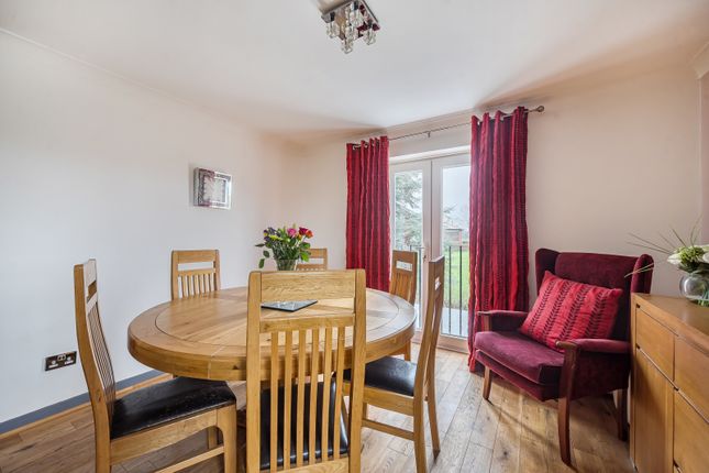 8, Wood Green, Reading photo 3