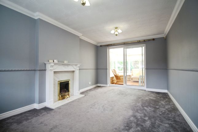 33, Manor Park, Dewsbury photo 2