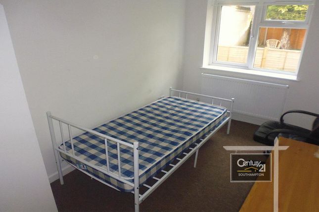 Flat to rent in |Ref: R152525|, Burgess Road, Southampton