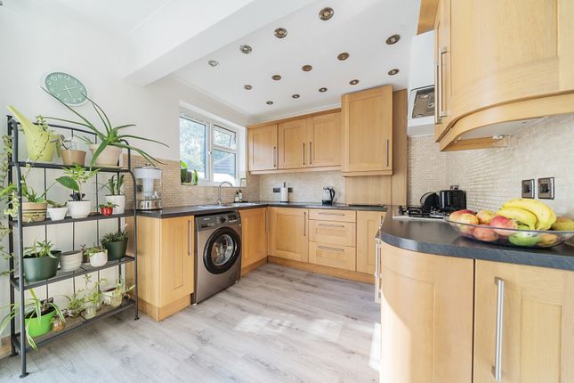 26, Chatsworth Avenue, Bromley photo 3