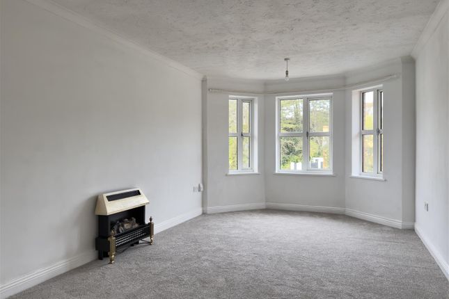 53 Alexandra Court, The Esplanade, Penarth photo 2