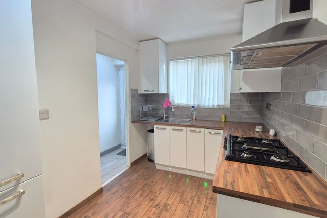 47 Stamford Drive, Coalville photo 3