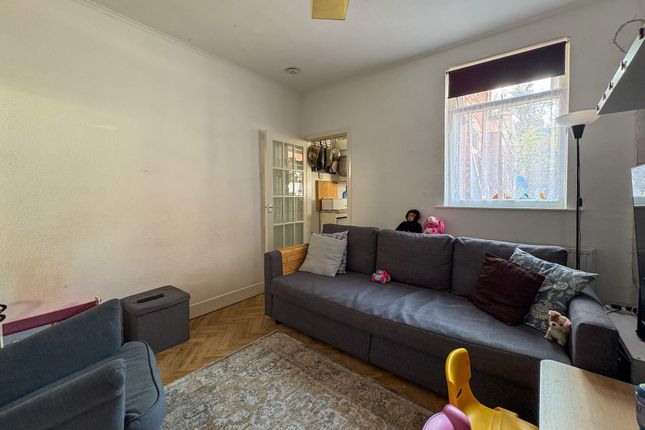 53 Montague Road, Leicester photo 4