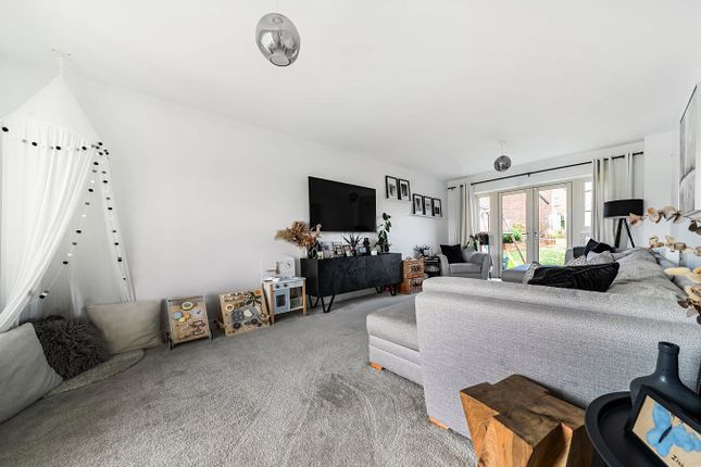 3, Loganberry Way, Henlow photo 4