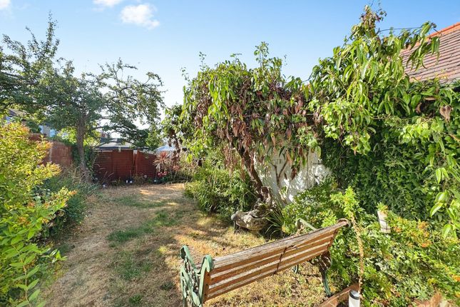 213 Camrose Avenue, Edgware photo 5