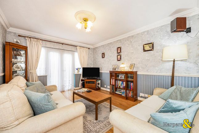 37, Midhurst Hill, Bexleyheath photo 4