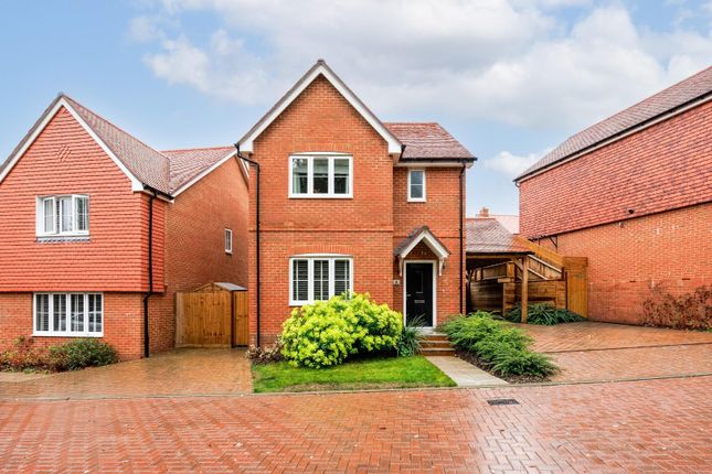 Gala Close, Crowborough photo 2