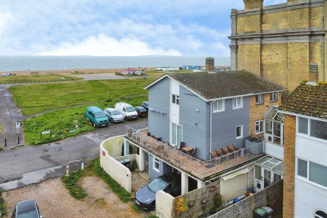 33, Sea Front, Hayling Island photo 2