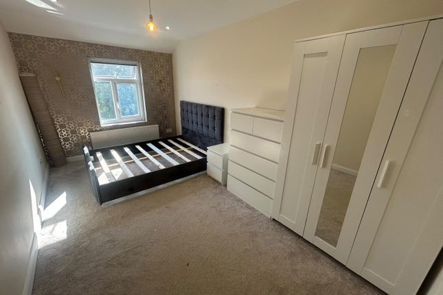 65, Cedar Road, Dartford photo 5