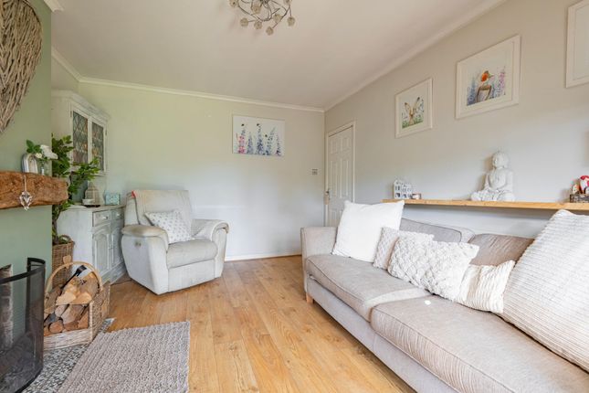 12 Manor Park Road, Lowestoft photo 4