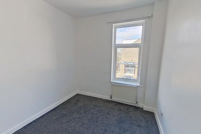76, Lapage Street, Bradford photo 4