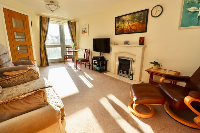 28 Avalon Court, Newport, Lincoln photo 2