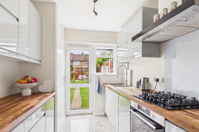 70, Whitewaits, Harlow photo 4