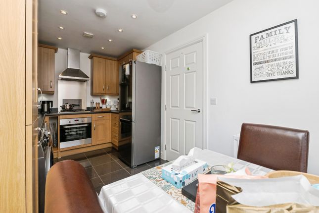 15, Paignton Square, Avon photo 4