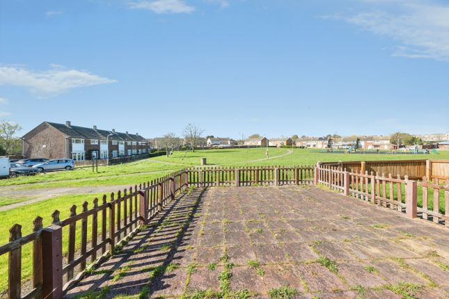 12, Torre Close, Milton Keynes photo 2