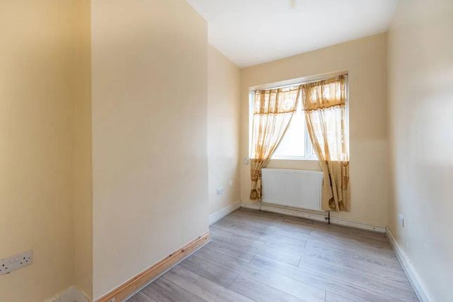 A 2-Bedroom, 2-Reception House For Rent In Walthamstow