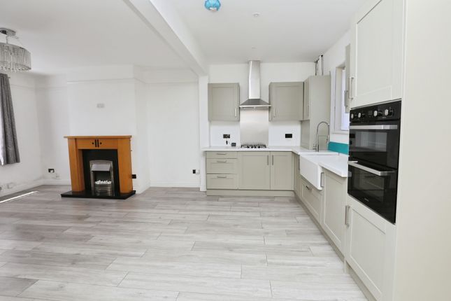 22, Baguley Avenue, Widnes photo 4