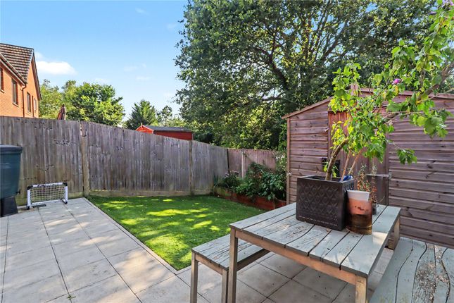 31, Bullock Crescent, Surrey photo 2