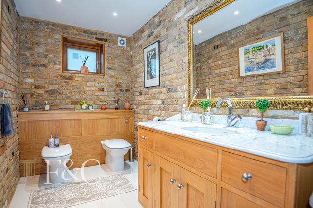 14, Amwell Lane, Stanstead Abbotts photo 4