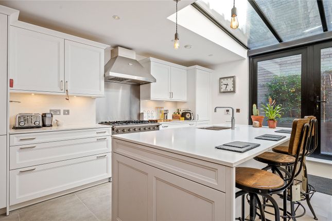 Thumbnail Terraced house to rent in Calvin Street, London